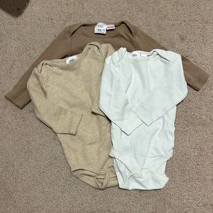 3 pack Zara bodysuits